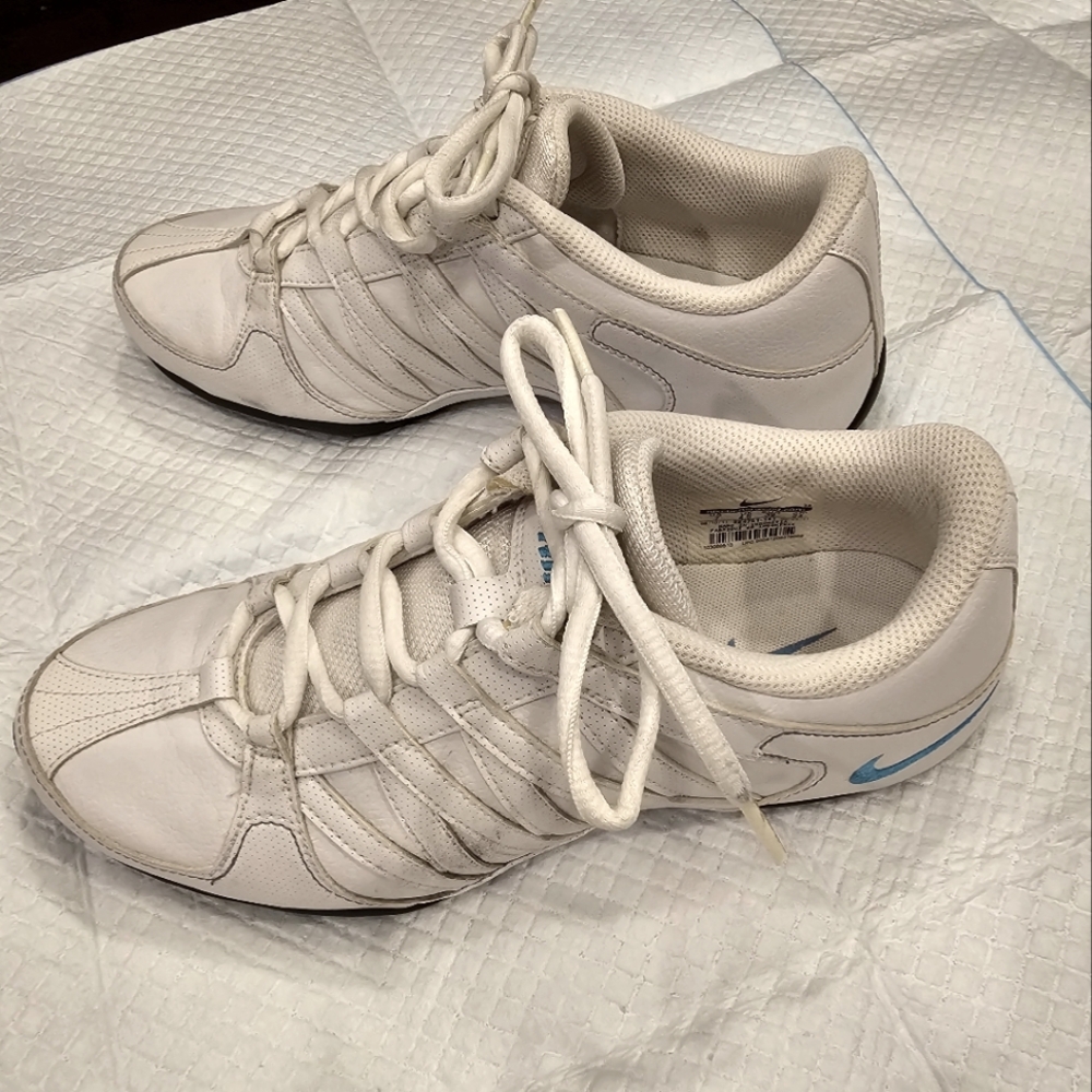 Nike Womens Tennis Shoe size 7